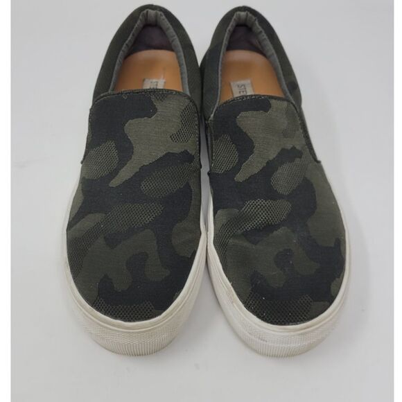 Steve Madden Gills Camo Canvas Slip On Shoes - Picture 1 of 7